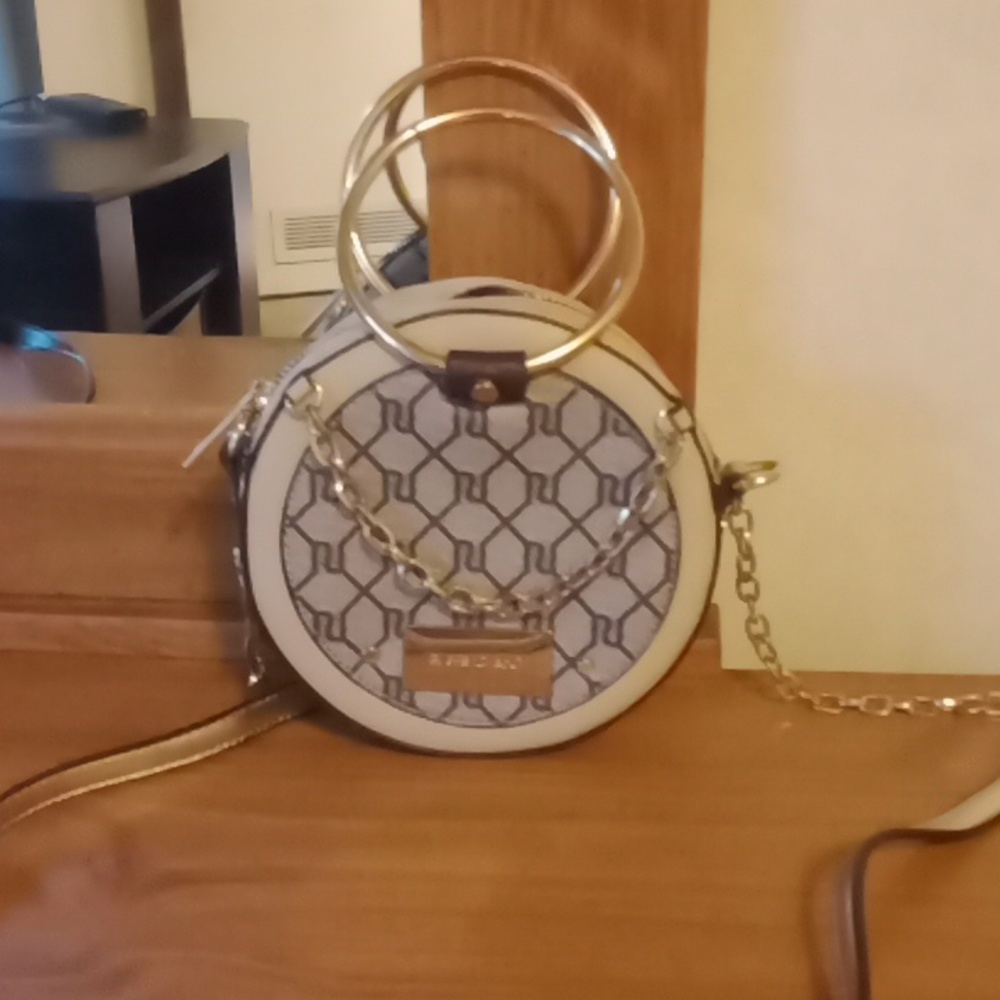 - Boutique Handbag